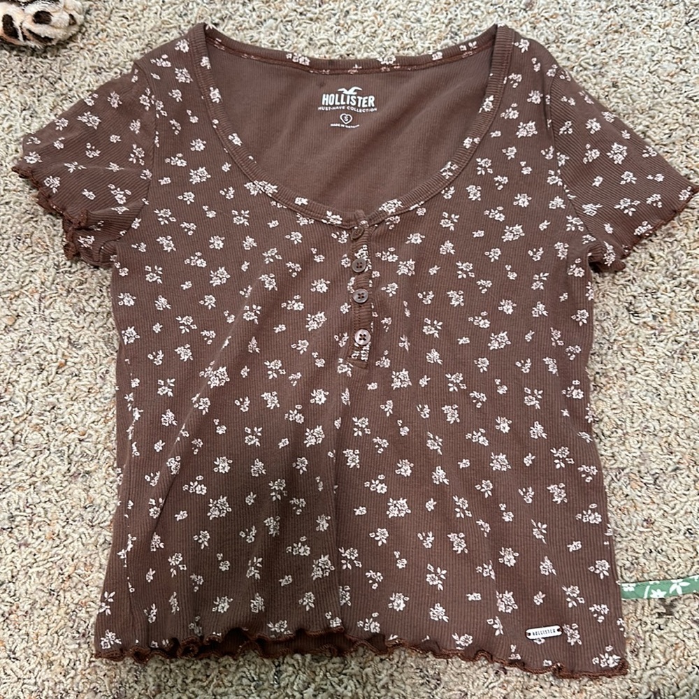 hollister t shirt